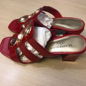 ❗️❗️❗️❗️👠Red AK ANNE KLEIN 👠